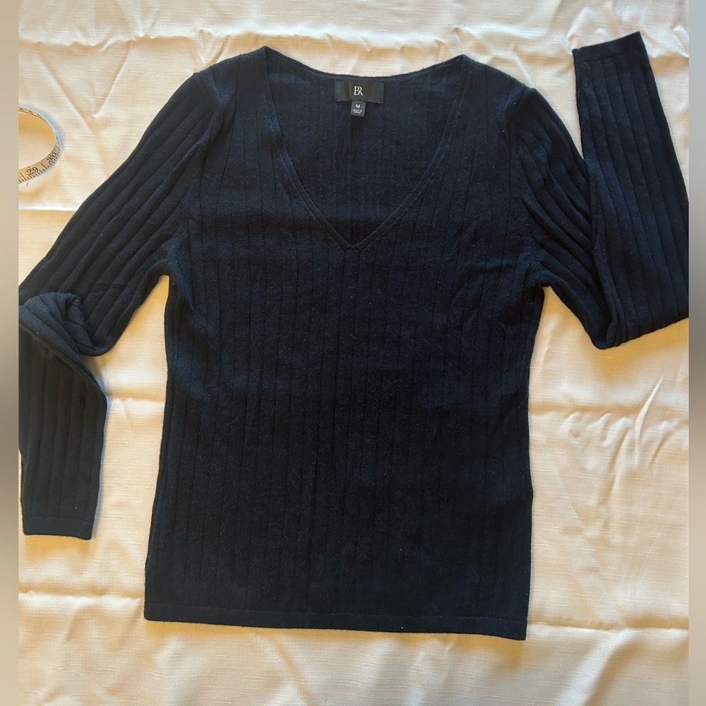Banana Republic Navy V-Neck Knit Top - Picture 6 of 11